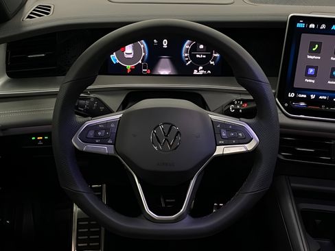 New 2026 Volkswagen Tiguan SE R-Line AWD/4WD image 12