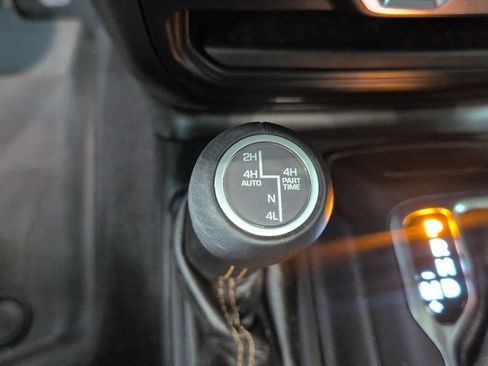 Used 2021 Jeep Wrangler Unlimited Sahara AWD/4WD image 15