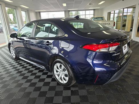 Used 2024 Toyota Corolla LE FWD image 5