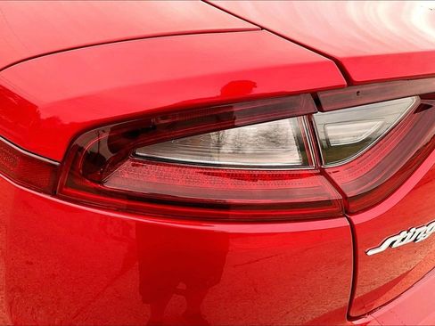 Certified 2019 Kia Stinger image 32