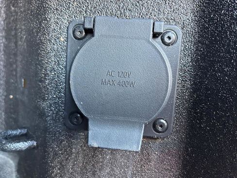 Used 2024 Chevrolet Silverado 1500 ZR2 w/ Technology Package image 30