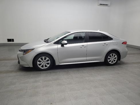 Used 2025 Toyota Corolla LE image 2