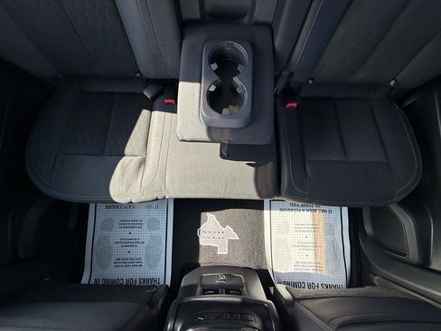 Used 2017 Nissan Titan SV AWD/4WD image 36