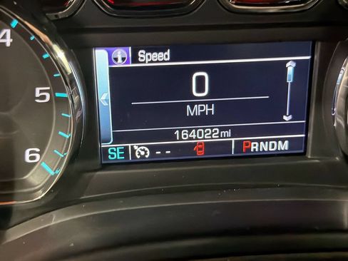 Used 2016 Chevrolet Suburban LT RWD image 12