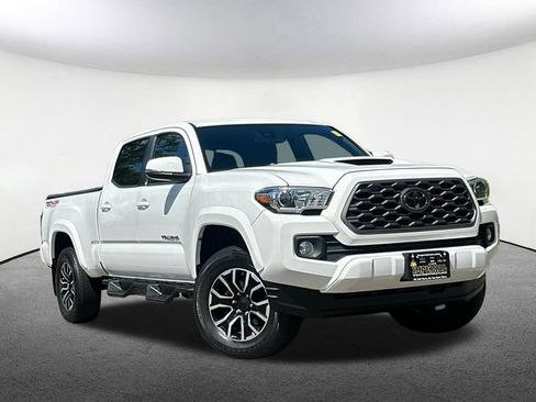 Used 2020 Toyota Tacoma TRD Sport w/ Technology Package AWD/4WD image 2