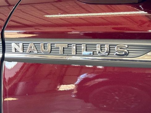 Used 2023 Lincoln Nautilus Reserve w/ Equipment Group 201A AWD/4WD image 10