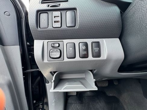 Used 2015 Toyota Tacoma 4x4 Double Cab image 13