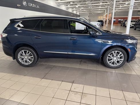 Used 2022 Buick Enclave Premium w/ Experience Buick Package image 5