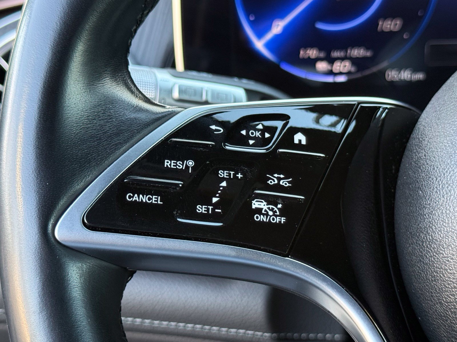 Used 2023 Mercedes-Benz EQS 450+ SUV image 31