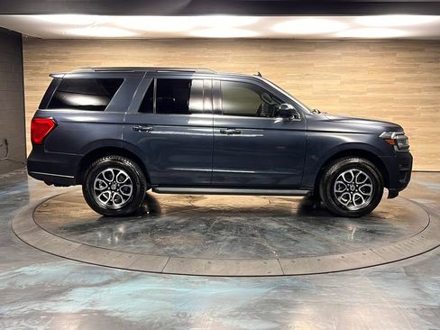 Used 2024 Ford Expedition XLT image 32