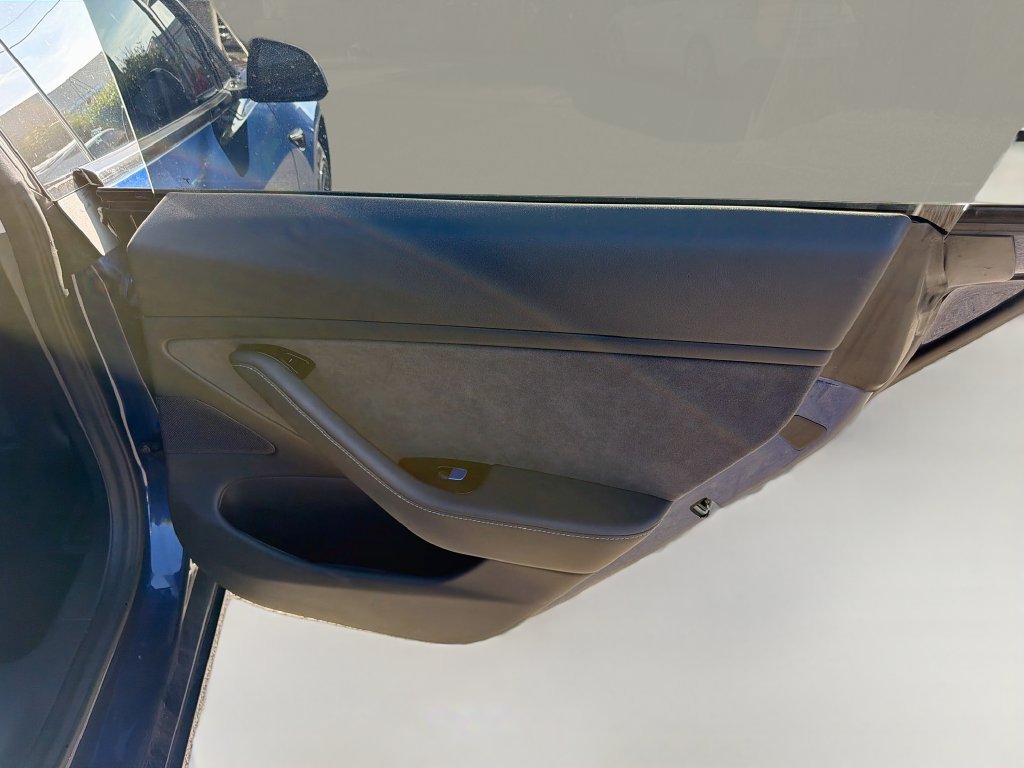 Used 2018 Tesla Model 3 Long Range RWD image 32