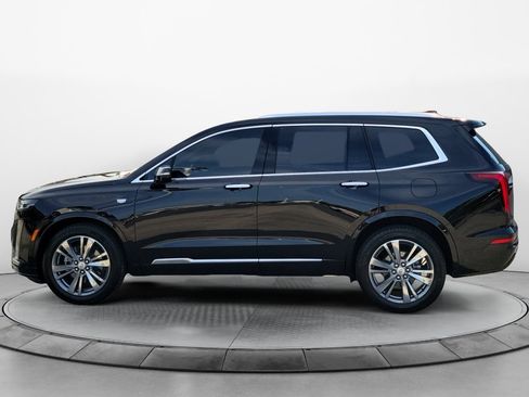 Used 2025 Cadillac XT6 Premium Luxury w/ Technology Package FWD image 4