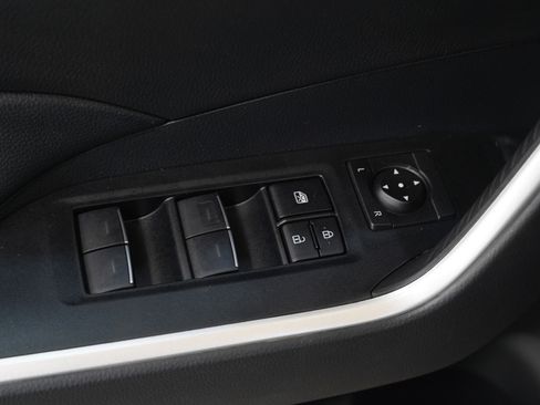 Used 2022 Toyota RAV4 SE w/ Convenience Package image 22