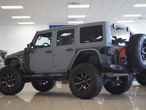 Used 2018 Jeep Wrangler Unlimited Sport S image 26