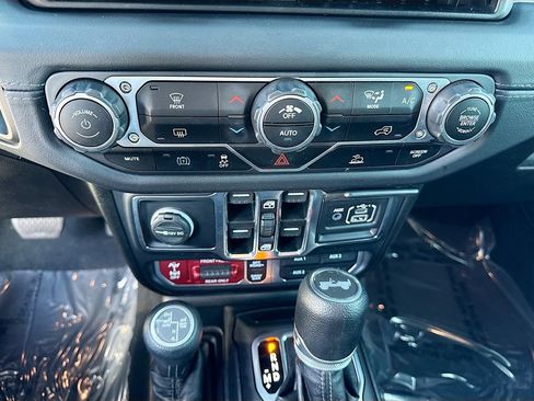 Used 2024 Jeep Wrangler Unlimited Rubicon 4xe image 28