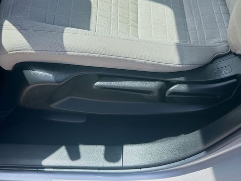 Used 2024 Honda HR-V LX image 15