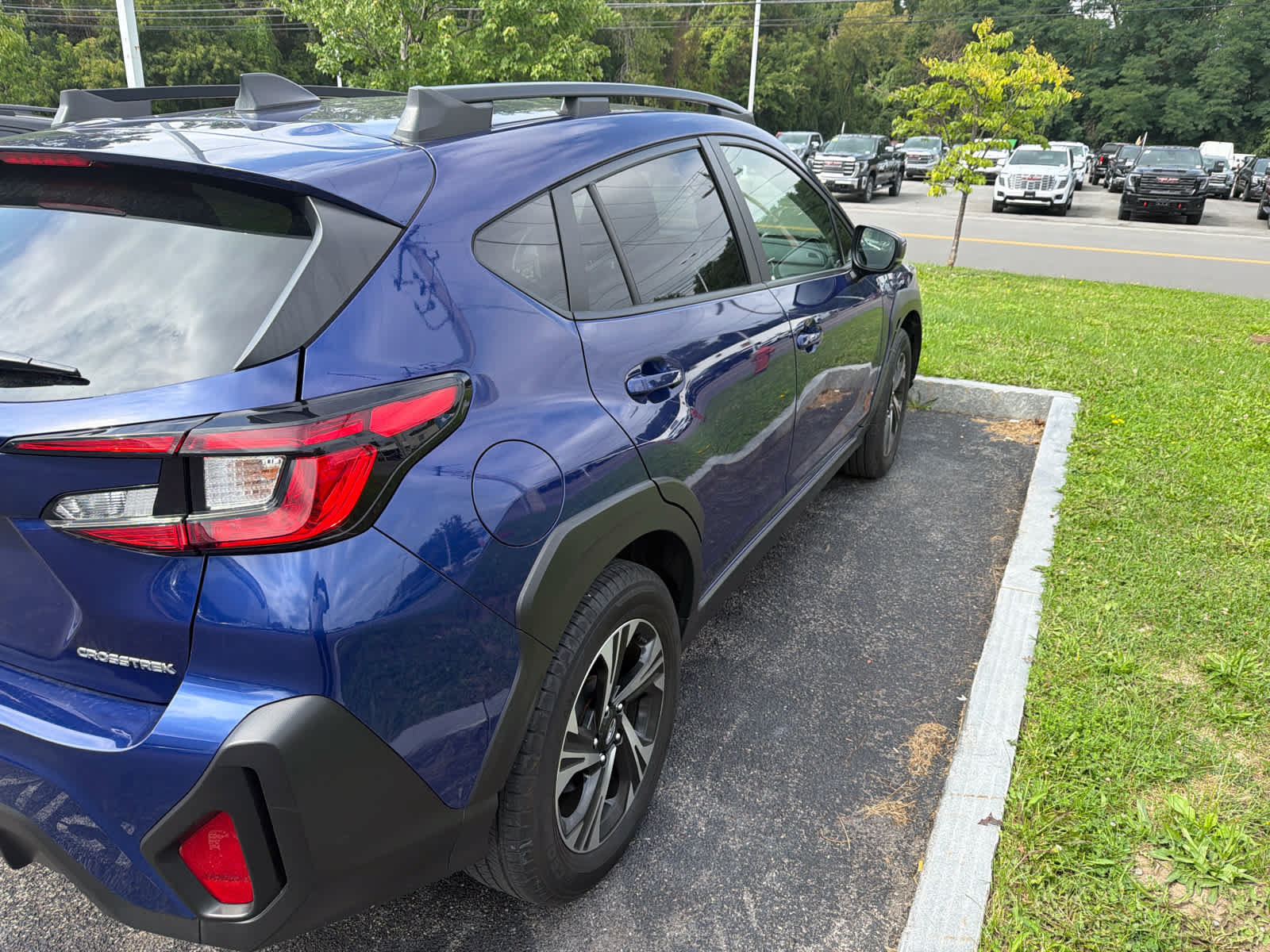 Used 2024 Subaru Crosstrek 2.0i Premium AWD/4WD image 19