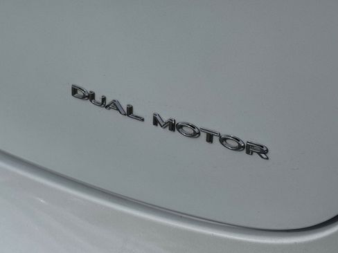 Used 2018 Tesla Model 3 Long Range image 16