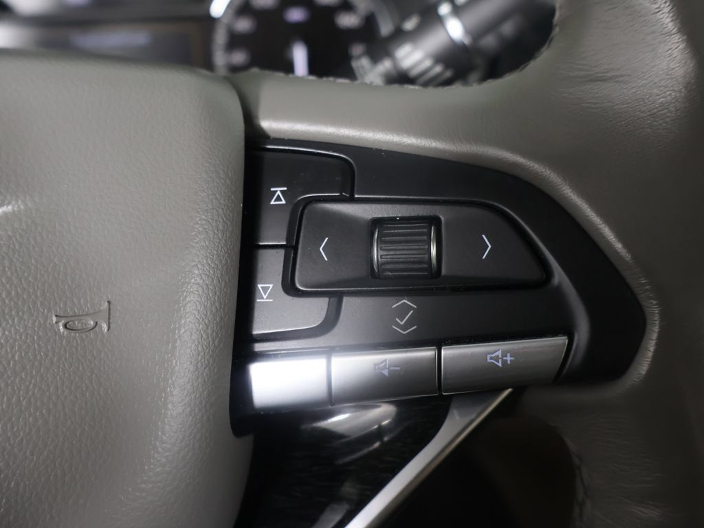 Used 2020 Cadillac XT6 Premium Luxury AWD/4WD image 40