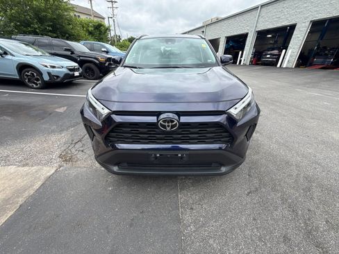 Used 2025 Toyota RAV4 XLE AWD/4WD image 4