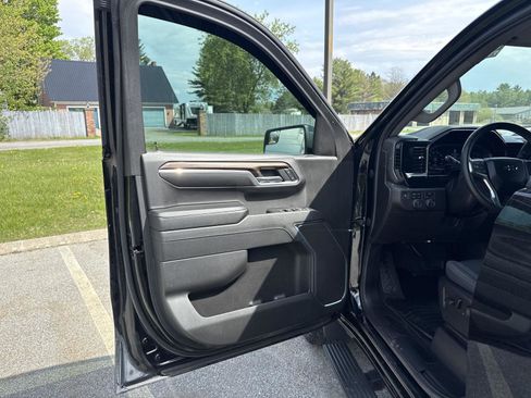 Used 2024 Chevrolet Silverado 1500 RST w/ Z71 Off-Road Package AWD/4WD image 11