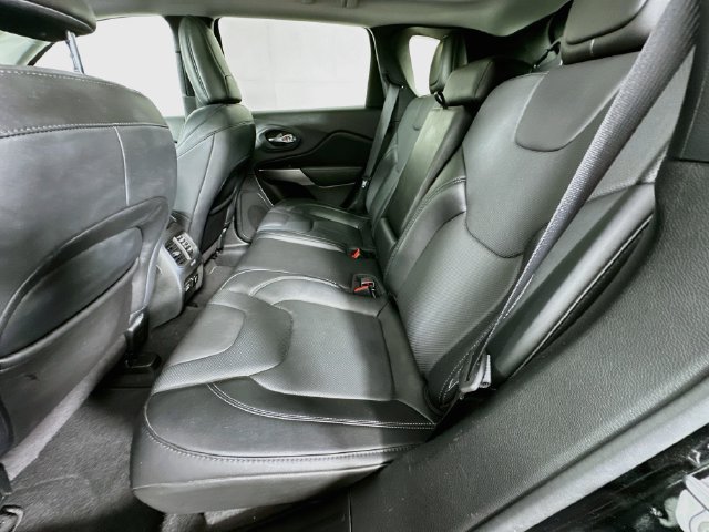 Used 2021 Jeep Cherokee Limited AWD/4WD image 23