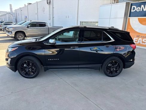 Used 2021 Chevrolet Equinox Premier AWD/4WD image 3