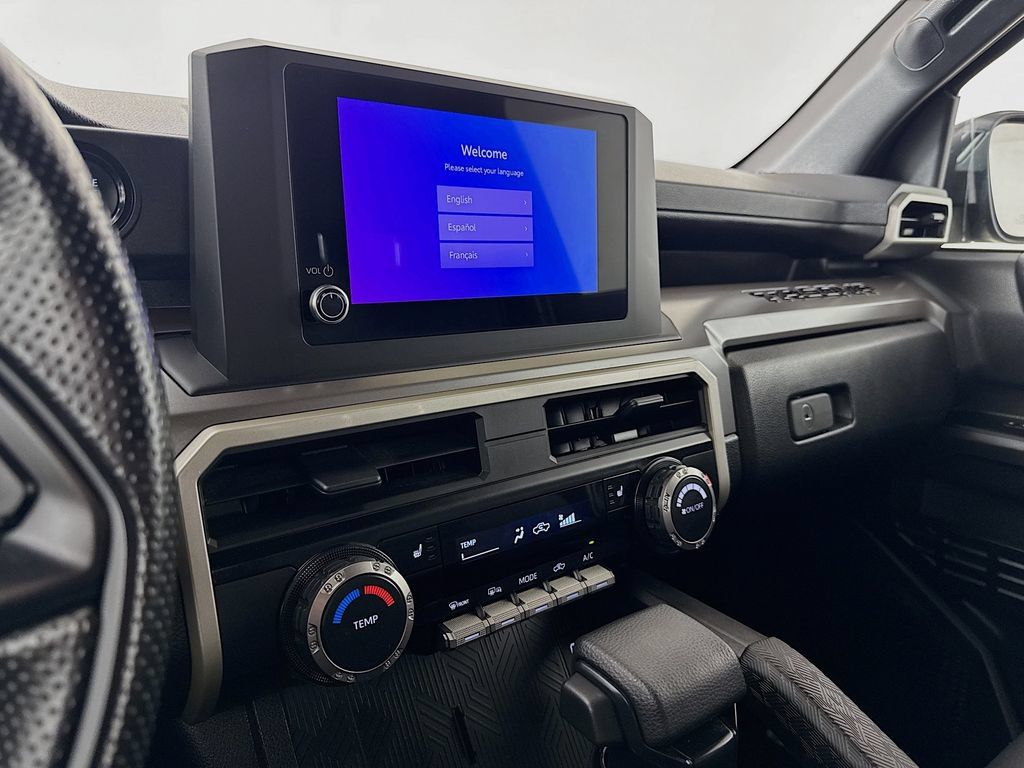Certified 2024 Toyota Tacoma SR5 AWD/4WD image 17