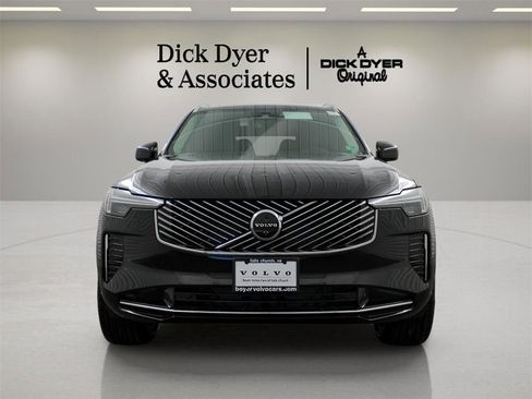 New 2025 Volvo XC90 B6 Plus w/ Protection Package Premier image 8