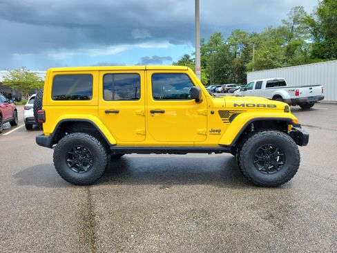 Used 2018 Jeep Wrangler Unlimited Sahara w/ Quick Order Package 24M Moab AWD/4WD image 6