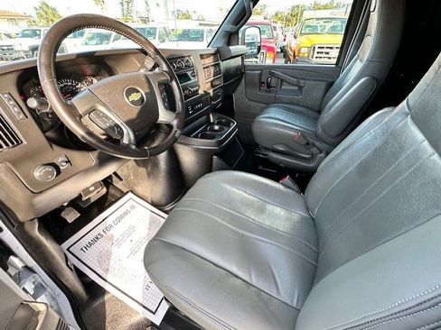 Used 2018 Chevrolet Express 2500 w/ Driver Convenience Package image 15