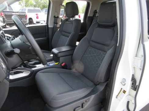 Used 2025 Nissan Frontier SV w/ SV Convenience Package RWD image 19