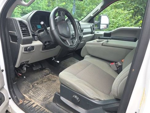 Used 2017 Ford F250 XL w/ Power Equipment Group AWD/4WD image 2
