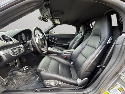 Used 2017 Porsche 718 Boxster S RWD image 2