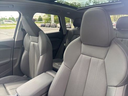 Used 2025 Audi Q5 Premium Plus w/ Premium Plus AWD/4WD image 25
