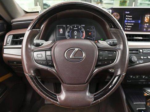 Used 2019 Lexus ES 350 Luxury w/ Accessory Package 2 image 18