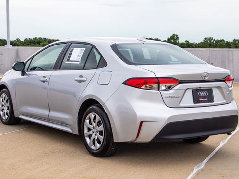 Used 2026 Toyota Corolla LE FWD image 7
