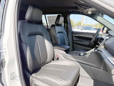 New 2026 Jeep Grand Cherokee Limited RWD image 25