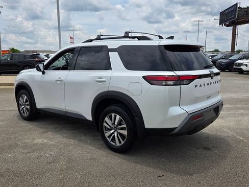 New 2026 Nissan Pathfinder SL FWD image 10
