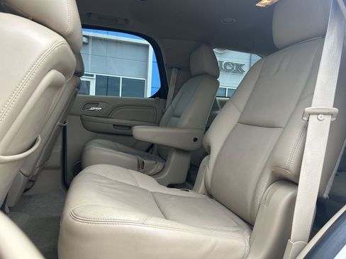 Used 2014 Cadillac Escalade Luxury RWD image 14