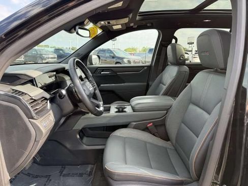 Used 2025 GMC Acadia AT4 w/ Luxury Package AWD/4WD image 12