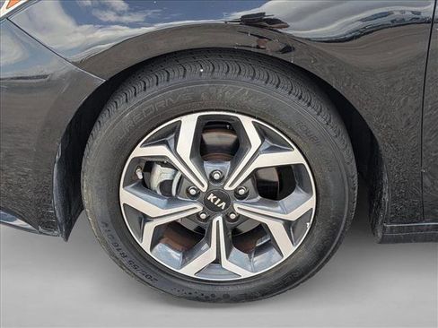 Used 2021 Kia Forte LXS FWD image 21