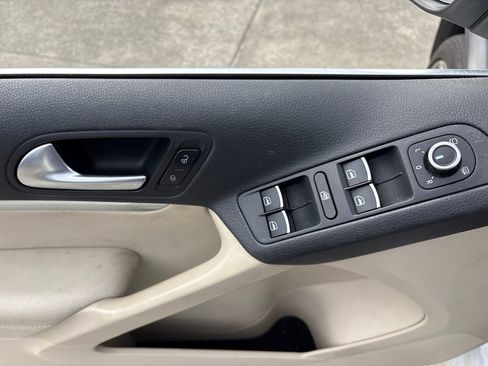 Used 2013 Volkswagen Tiguan SEL image 17