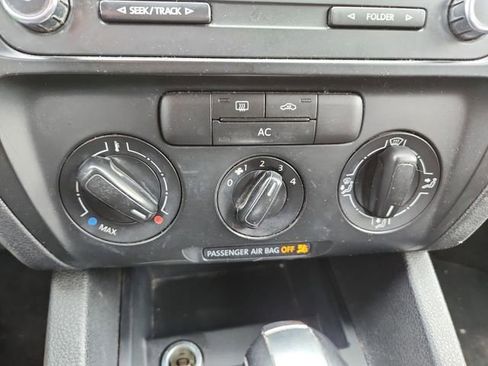 Used 2011 Volkswagen Jetta S image 15