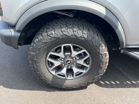 Used 2023 Ford Bronco Badlands image 13