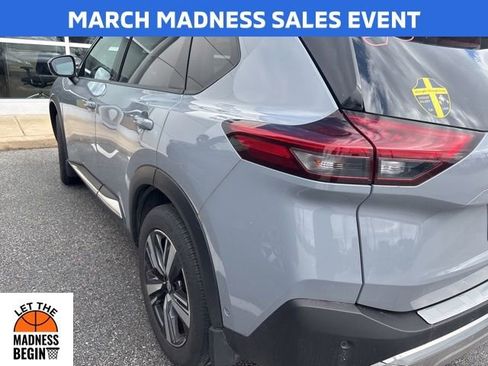 Used 2022 Nissan Rogue Platinum w/ Head-Up Display Package image 5