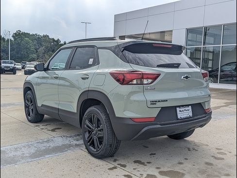 New 2026 Chevrolet TrailBlazer LT w/ Midnight Edition AWD/4WD image 8