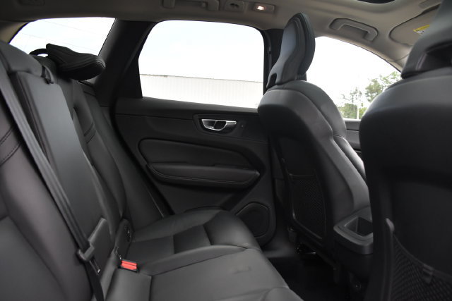 Used 2025 Volvo XC60 B5 Core AWD/4WD image 23