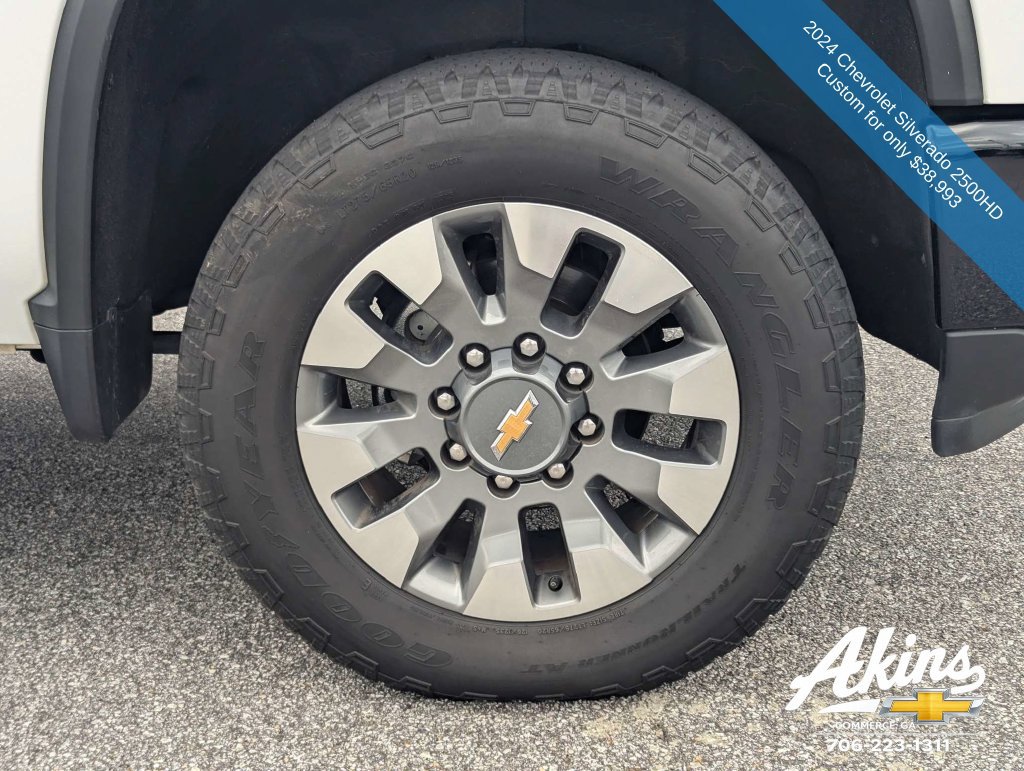 Used 2024 Chevrolet Silverado 2500 Custom w/ Custom Convenience Package AWD/4WD image 11