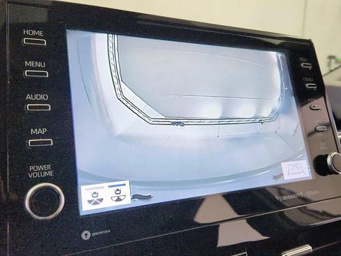Used 2021 Toyota Camry XSE FWD image 21